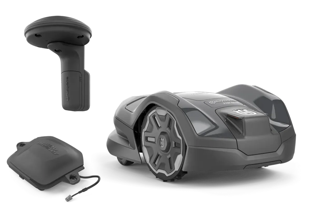 PACHET: Husqvarna Automower® 310E NERA + stație de referință + modul EPOS — imaginea 1 din 10
